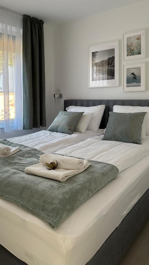 Linden Apartman 001 - Adults Only Mosonmagyaróvár 外观 照片