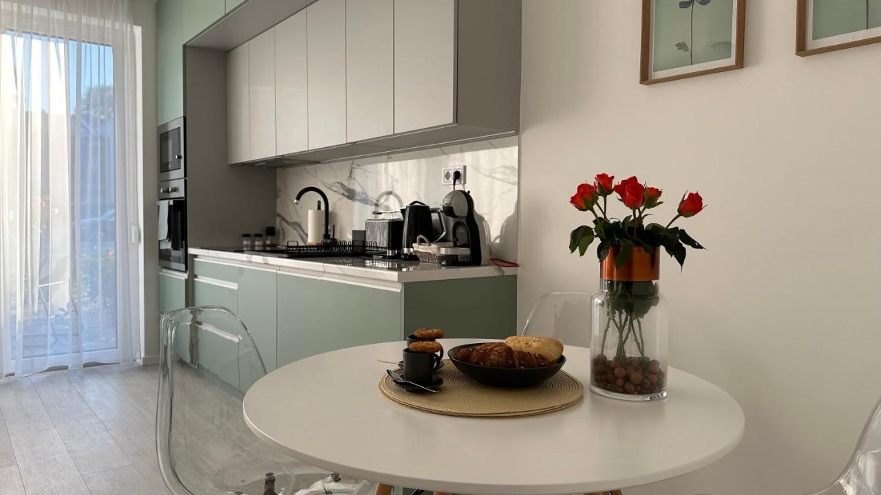 Linden Apartman 001 - Adults Only Mosonmagyaróvár 外观 照片