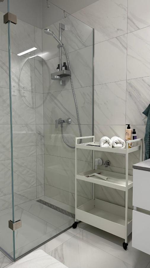 Linden Apartman 001 - Adults Only Mosonmagyaróvár 外观 照片
